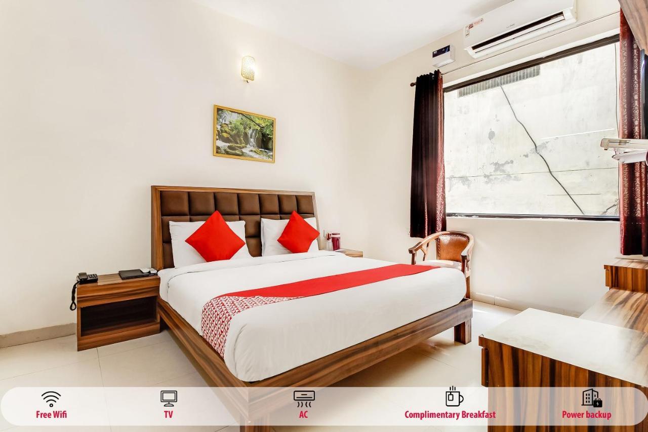 Oyo 10213 Hotel Panache Mathura Exterior foto