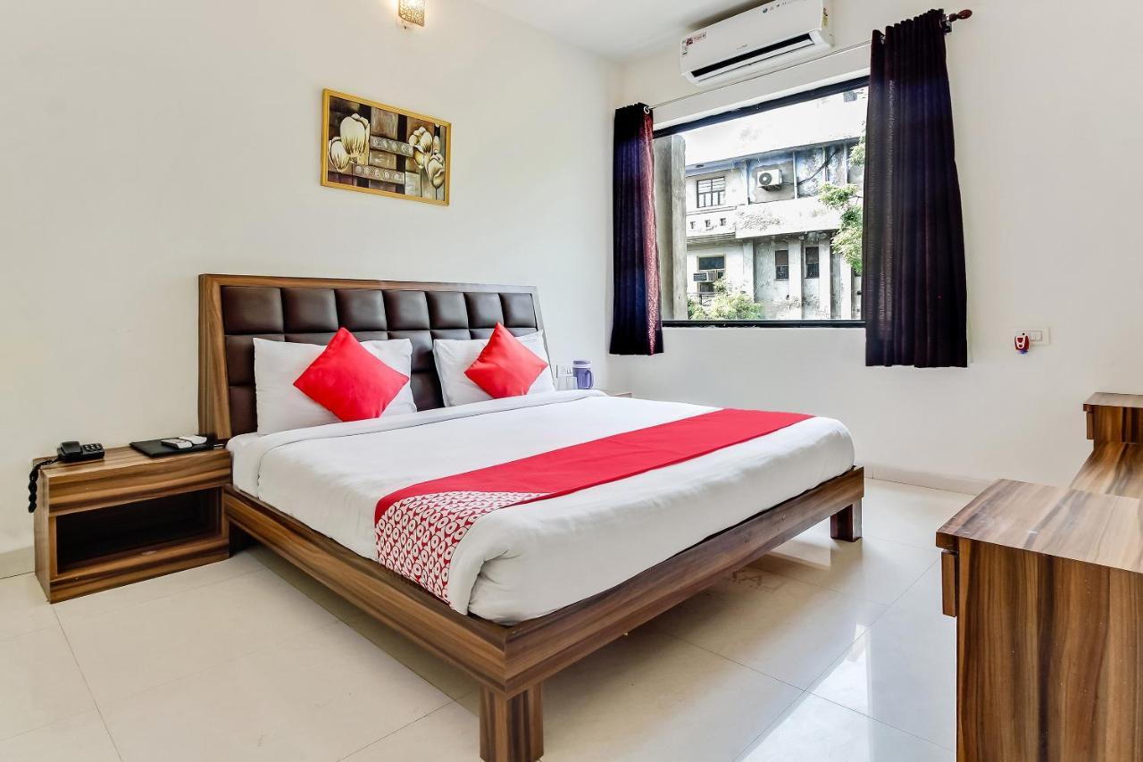 Oyo 10213 Hotel Panache Mathura Exterior foto